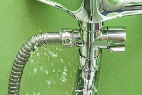 How To Fix A Leaky Bathtub Faucet San, Bathtub Faucet Leaking Cold Water Pipes